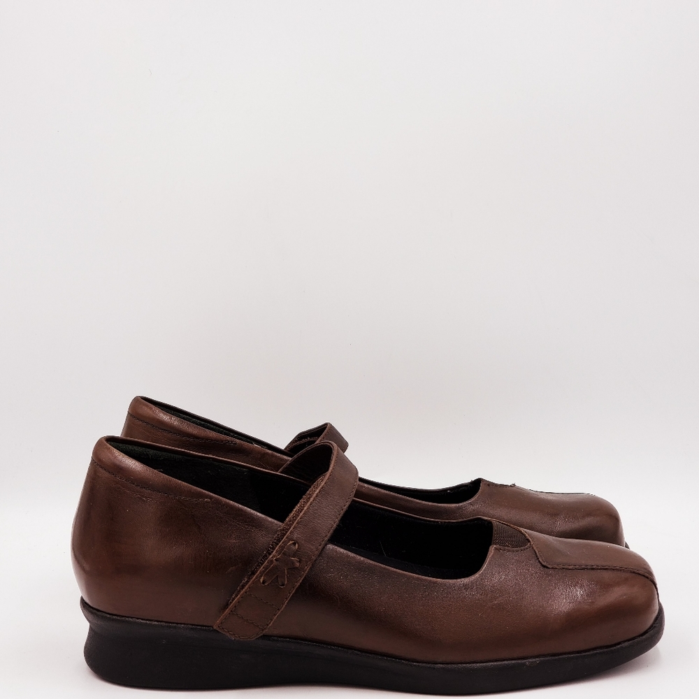 Kumfs Ziera Leather Mary Jane Shoes A183